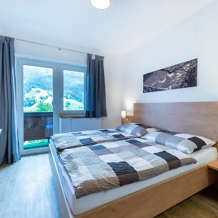 Apartment Beautiful In Salzburg With Balcony, Cleaning Included Bramberg am Wildkogel